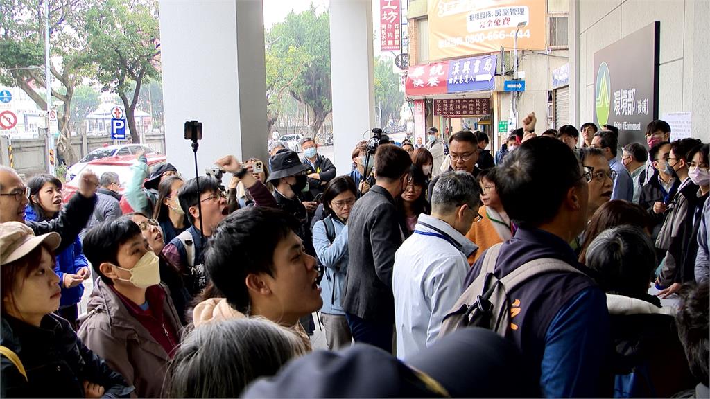 台電四接環評會椅子滿天飛 環團怒控:未依規七天前公告