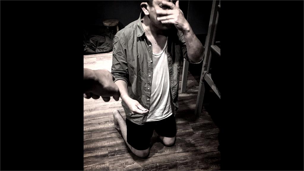 背包客戰驚魂夜!半夜遭「陌生男爬床」騷擾 他嚇傻:到底什麼魅力