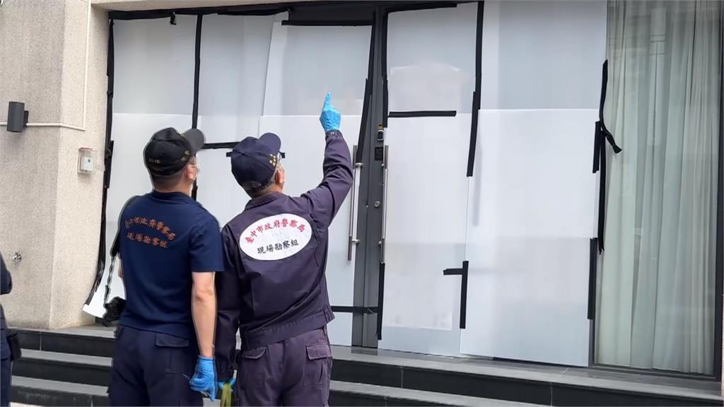 台中17歲少年冷靜換彈狂掃茶行　監視器畫面曝光