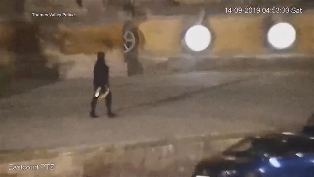 膠帶香蕉藝術家新力作！　「18K金馬桶」起拍價估逾3億