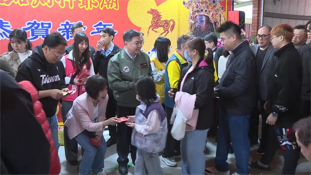 卓榮泰南下台中陪同參拜拉抬聲勢　讚何欣純歷練豐富必做「這件事」