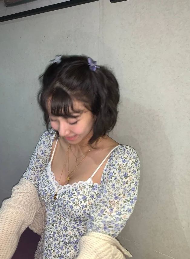 Twice成員「洋裝開深V」性感藏不住 全網羞喊:太辣了!