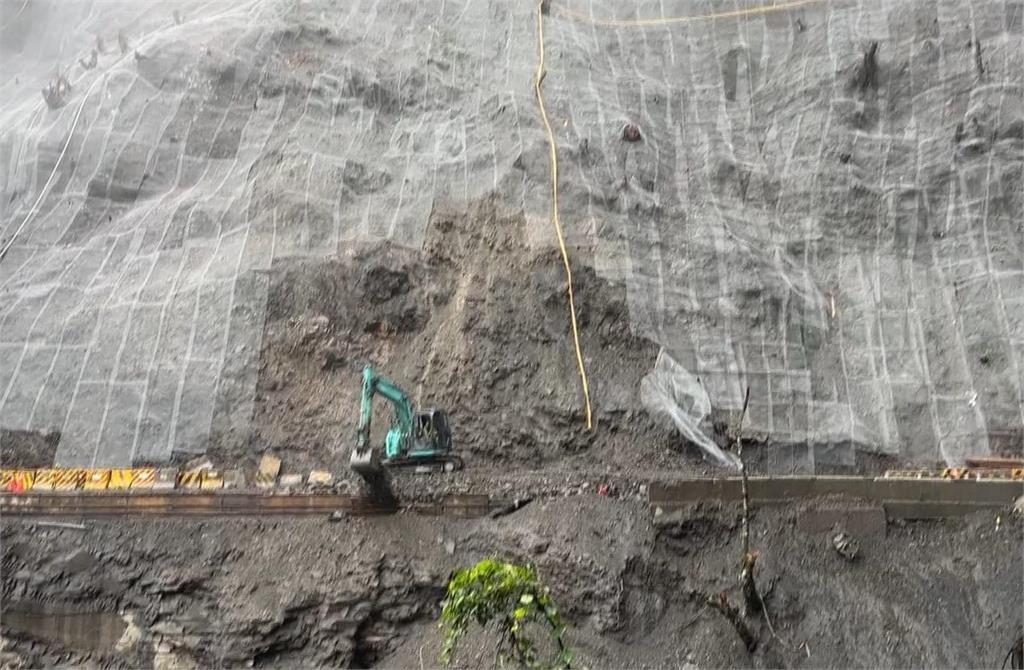 南投仁愛暴雨山區落石 都達、德鹿谷村啟動彈性上班