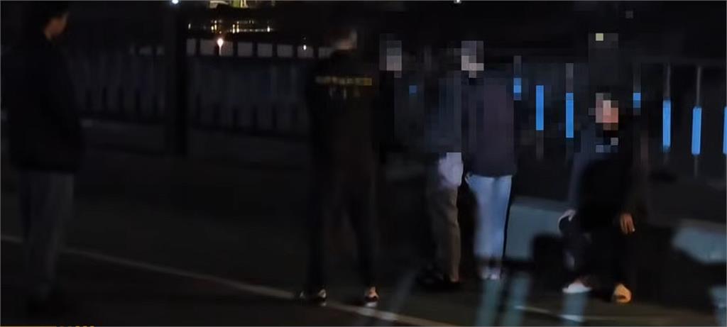 桃園87歲老父運屍「把兒拋溪中」！顧病兒50年「驚吐1句」曝棄屍原因