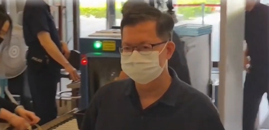 鄭文燦又變更瘦了!今出庭身形從「XL→L」他親揭原因:連三高都不見
