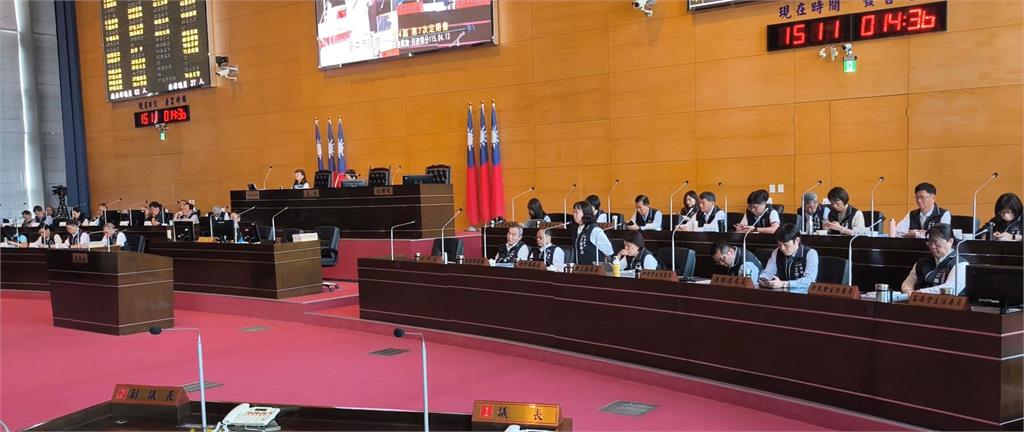 「經費緊縮」挪給區長跑選舉? 區公所課長控霸凌