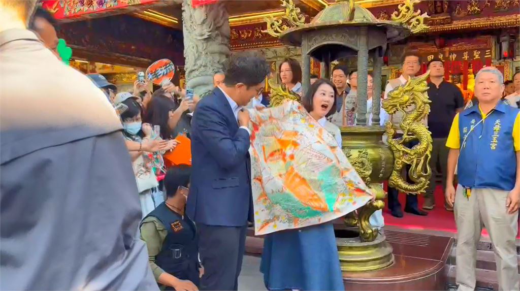 洋流炫風橫掃天母 沈伯洋合體賴清德三玉宮參香祈福
