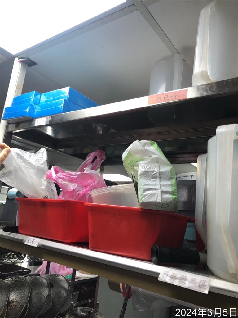 噁!前員工踢爆連鎖火鍋店 砧板發霉照切食材、肉冰到結霜