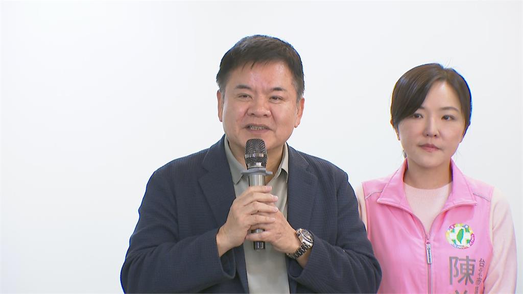 快新聞／帶民進黨北市議員參選人登記　王世堅急喊：我是雄性不是母雞