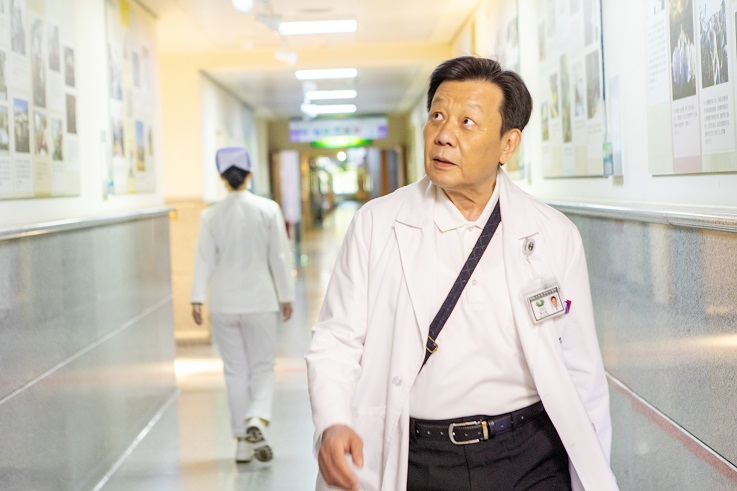 個管師不是朝九晚五？《你好，我是誰》劉秋滿崩潰邊緣　曹爸神金句成救命稻草