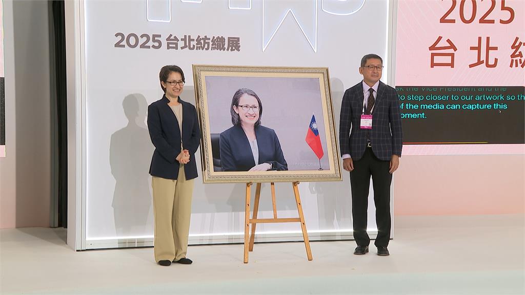 比雞蛋還輕!全球最輕跑鞋1雙50克 蕭美琴嘖嘖稱奇