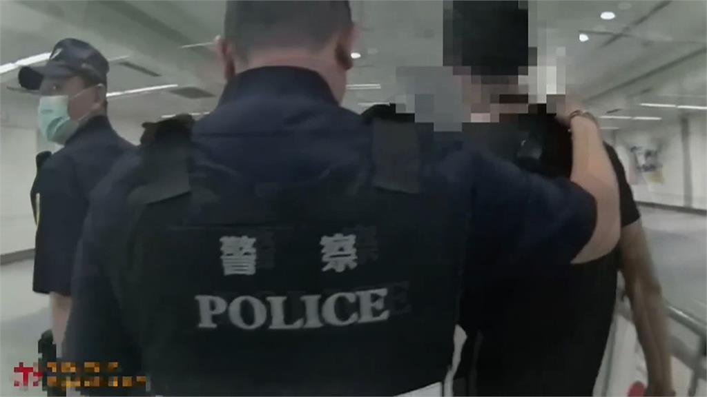 錢包不見氣炸! 男子持滅火器砸「捷運看板」洩憤