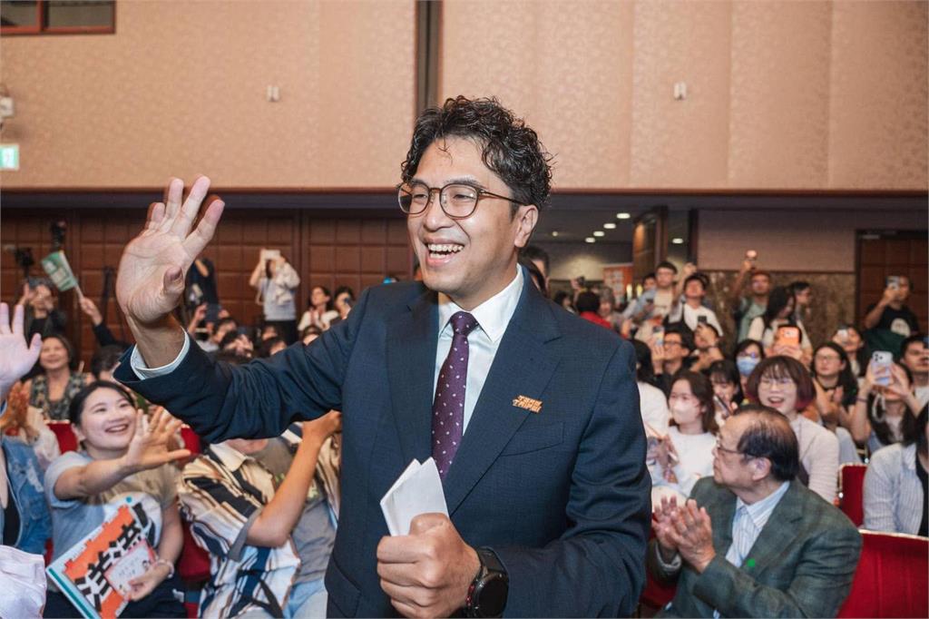 快新聞/洋流發威!沈伯洋民調狂追「差距剩個位數」 蔣萬安緊急回應了