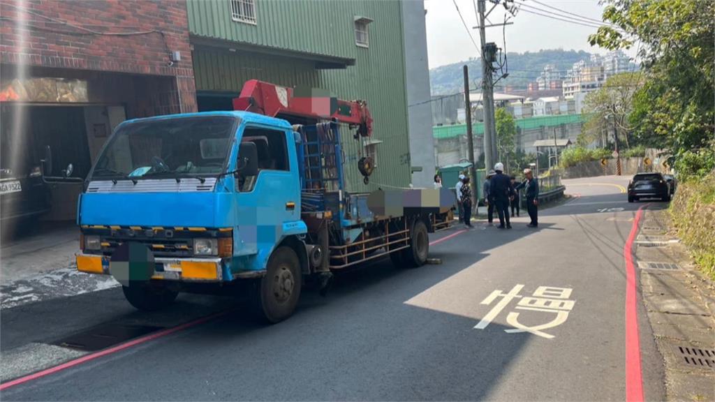 「支撐架」伸在車外狠刮傷對向車 網友:說好不出拐子卻暗器傷人
