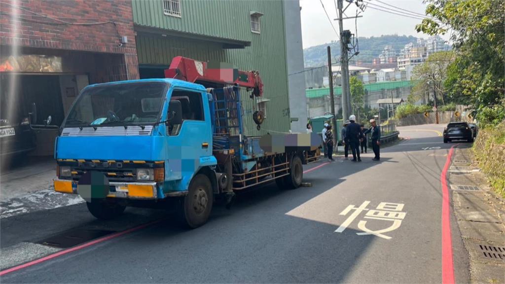 「支撐架」伸在車外狠刮傷對向車　網友：說好不出拐子卻暗器傷人