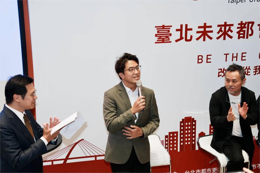 他10年前遇化學爆炸失明！收「萬元法律有聲書」竟是沈伯洋贈送…網狂讚：陰德值頂天