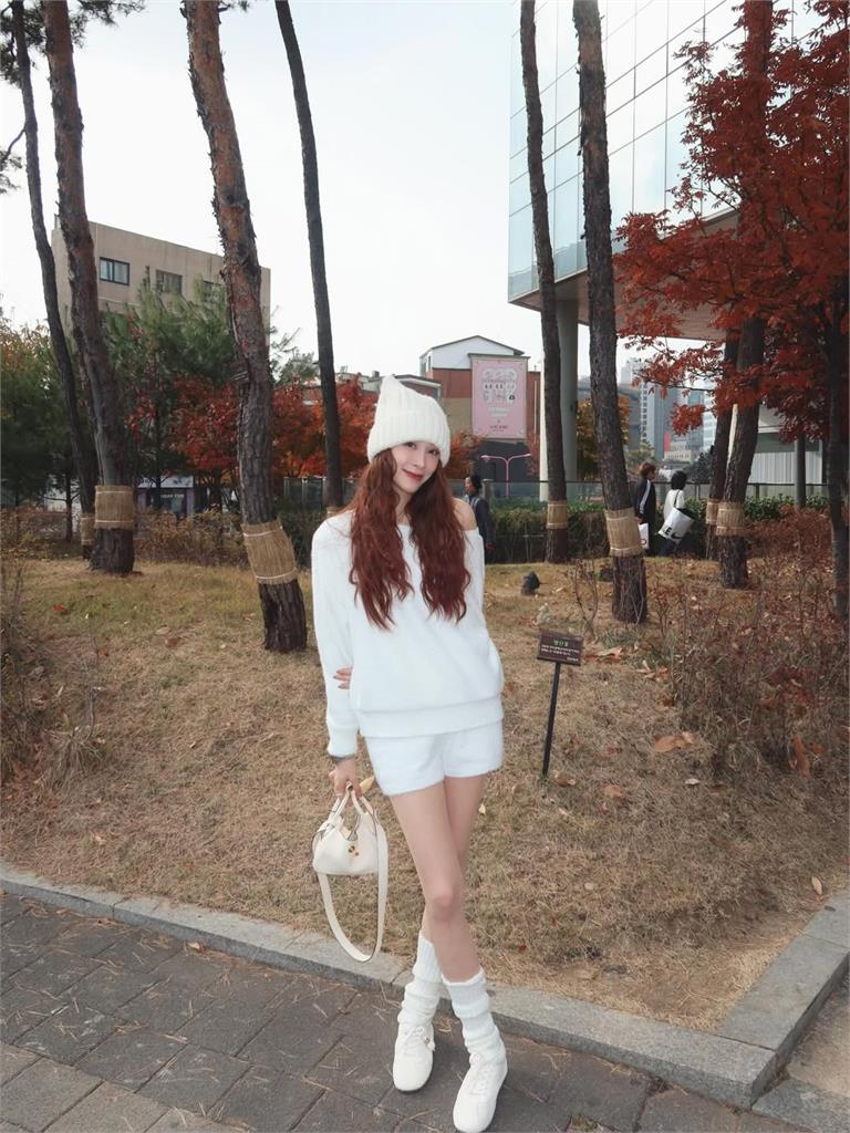 歐陽妮妮飛韓當「純白天使」留尪獨自在家！甜喊「這4字」吸5500人朝聖