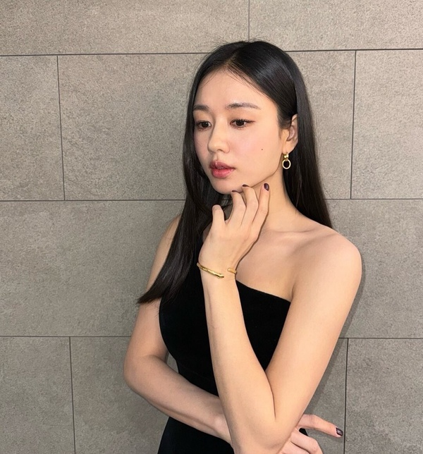 《一吻爆炸》安恩真瘦出緊緻小V臉!易水腫體質成功甩肉肉圓臉靠5招,照吃三餐也能瘦!