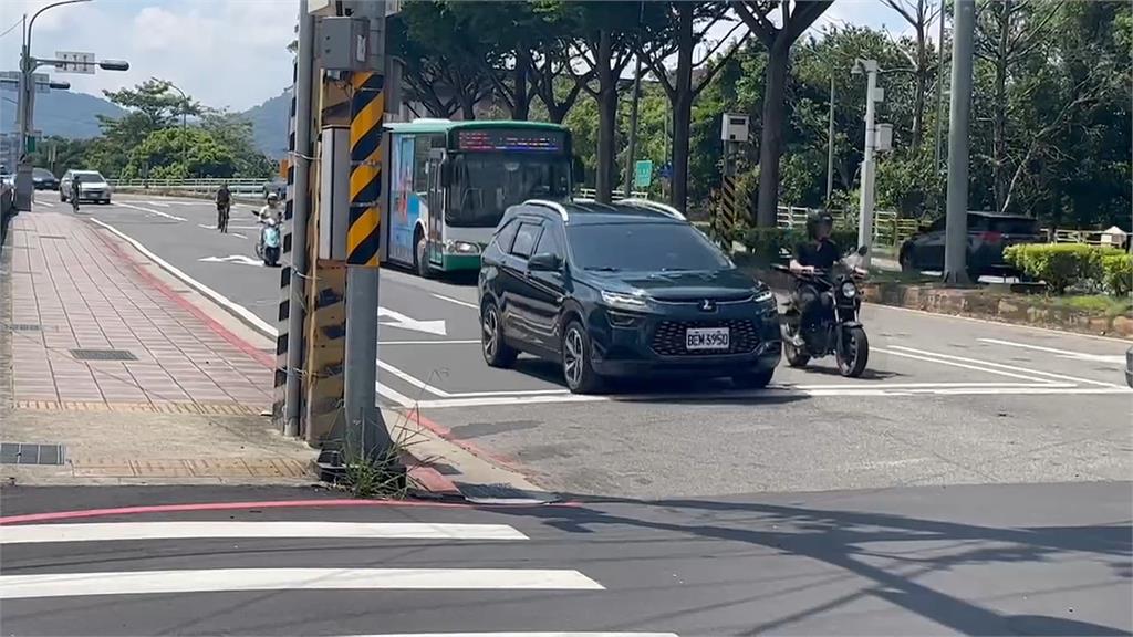 呈現吸毒反應!毒駕釀禍? 肇事竟「叼菸」接受盤查