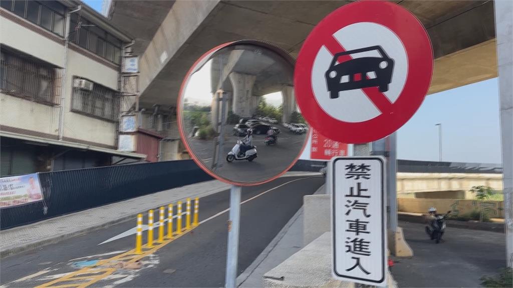 南投綠美橋禁止汽車通行　驚見小黃駕駛闖橋面騎士看傻眼