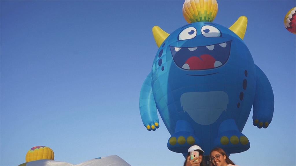 智利國際熱氣球節登場　多顆造型球繽紛升空