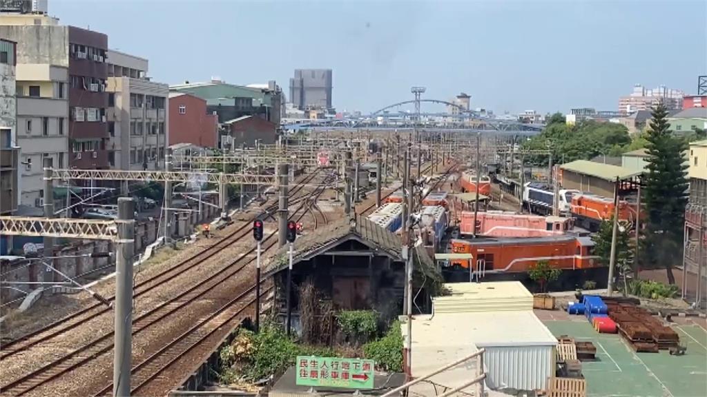 彰化火車站禁止翻越跳高小人標語爆紅 網友:一跳入魂