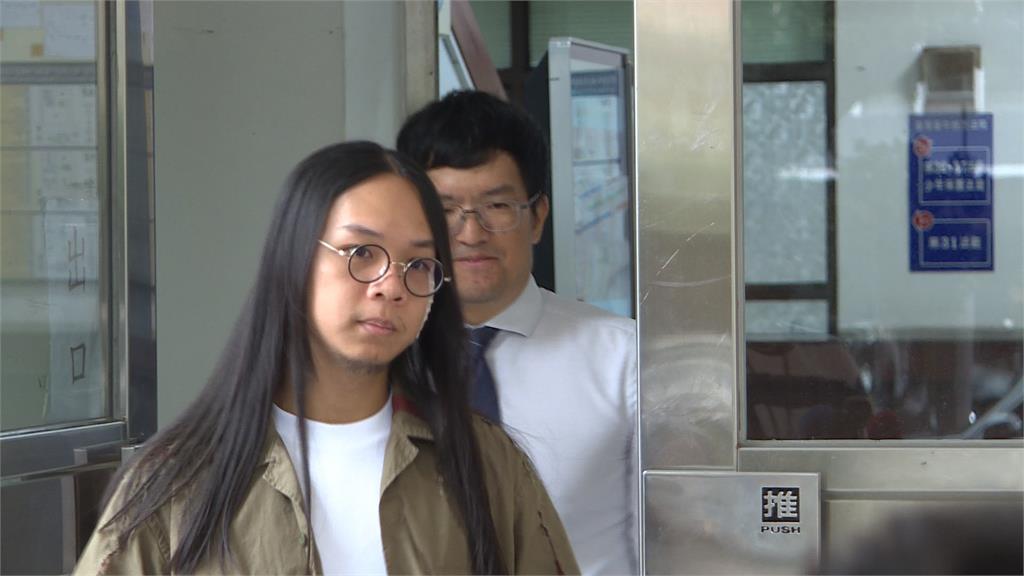 中捷砍人案"勘驗6監視影像" 洪嫌辯稱長髮哥奪刀才受傷