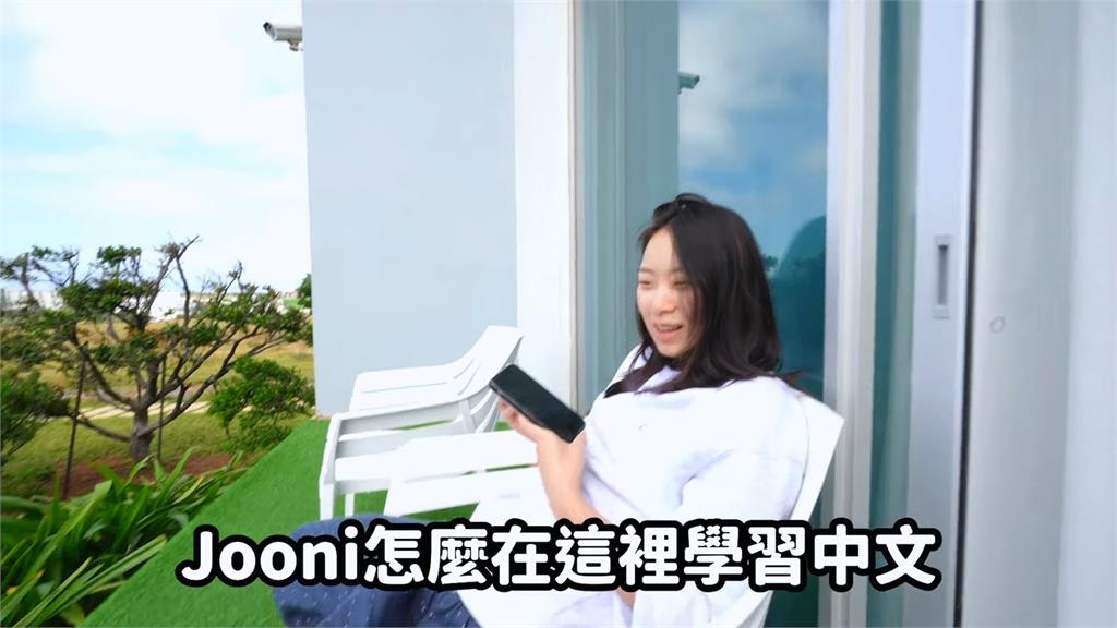 南韓夫妻檔到墾丁旅遊!老婆竟「不忘練習中文」 台網:看了好感動