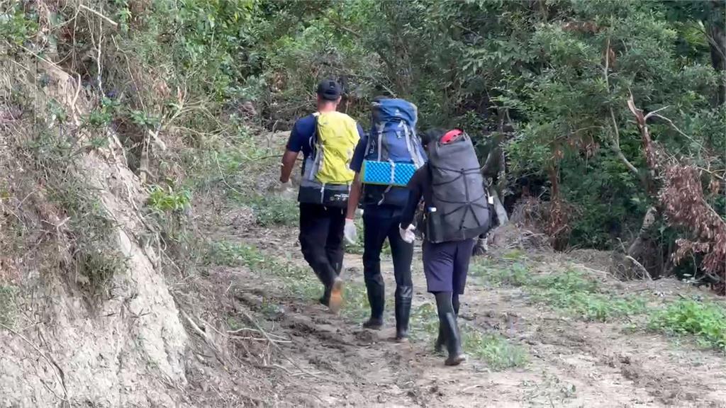 澳洲女婿負氣爬山卡峭壁隙縫 看到空拍機吹薩克斯風回應