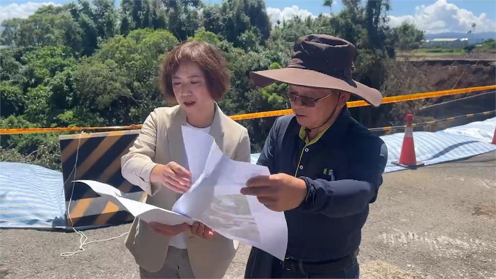 凱米過後! 台中神岡陽明橋下游邊坡崩毀 一台小貨車掉下坍方處慘遭掩埋