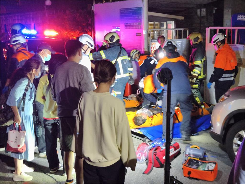 最新/北投工安意外!2工人倒臥頂樓水槽 65歲男失去生命跡象搶救中