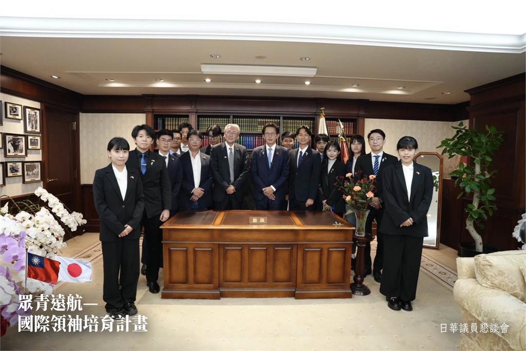 黃國昌「合照高市早苗辦公桌」遭酸!律師列「2觀點」籲日:小心這事