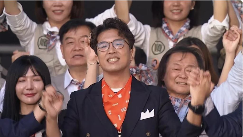 蔣萬安快看！沈伯洋沒在同溫層「本尊臥底黑粉群」黃暐瀚驚呆：政壇罕見