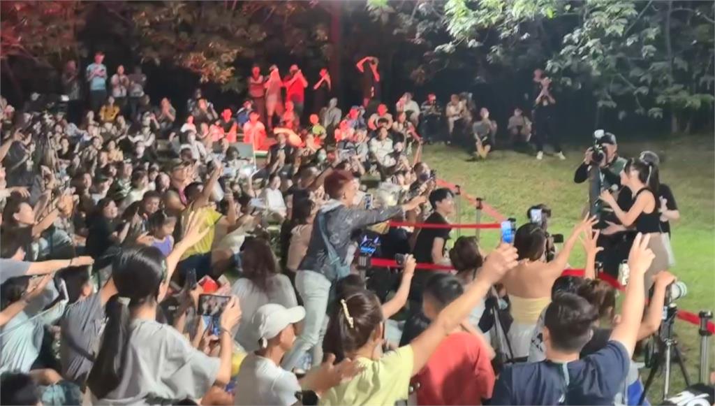 嘉義光織影舞盛大開幕 攜手「小熊維尼」打造夢幻光影森林