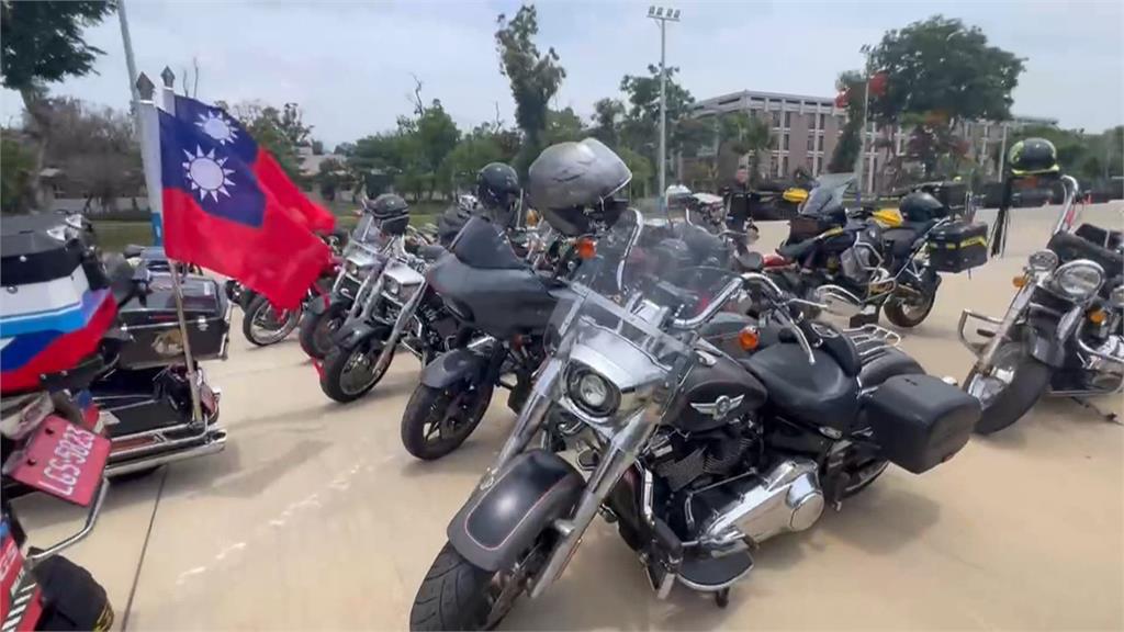 全民挺國防教育！　　逾800名師生體驗雲豹戰力