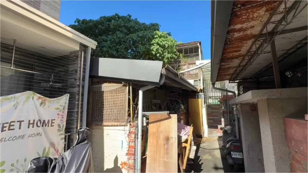 台中82歲老婦「孤獨死」忠心小白狗也餓斃！「10月底才收生日卡片」今慘變白骨