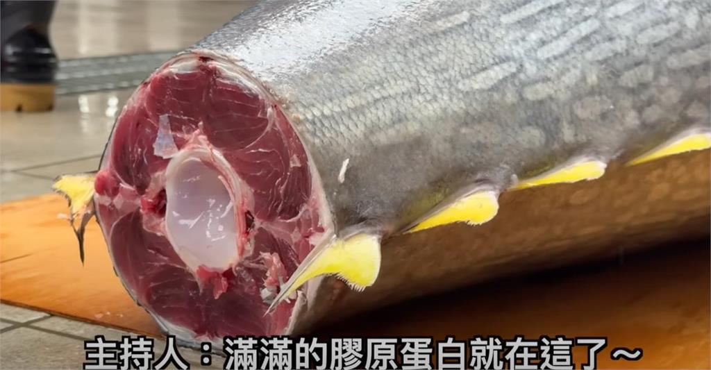 YTR拿湯匙開挖現吃「220公斤」要價30萬黑鮪魚!壯觀畫面曝掀百萬網朝聖