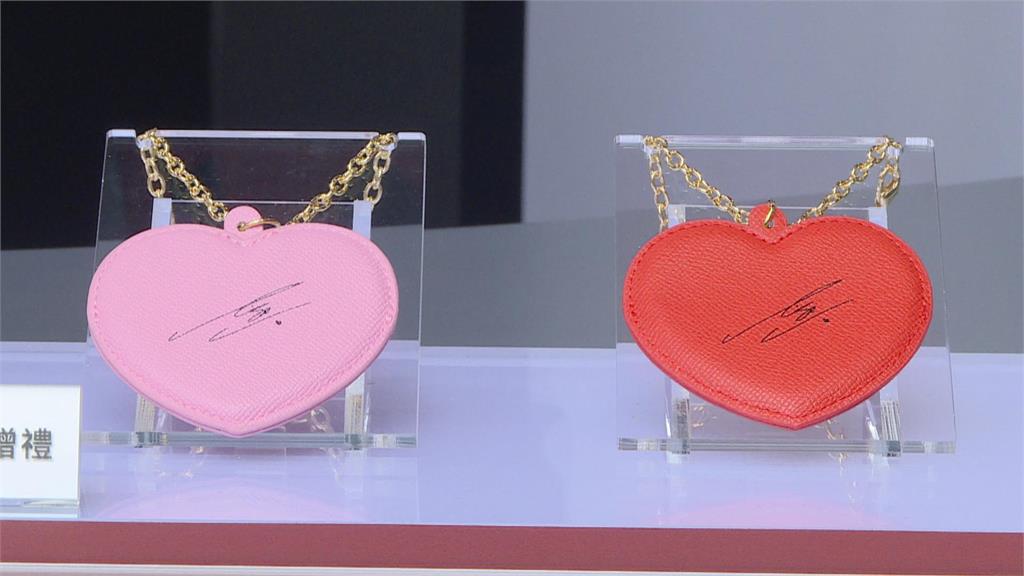 施柏宇任藥妝品牌一日店長 逾百位粉絲到場力挺