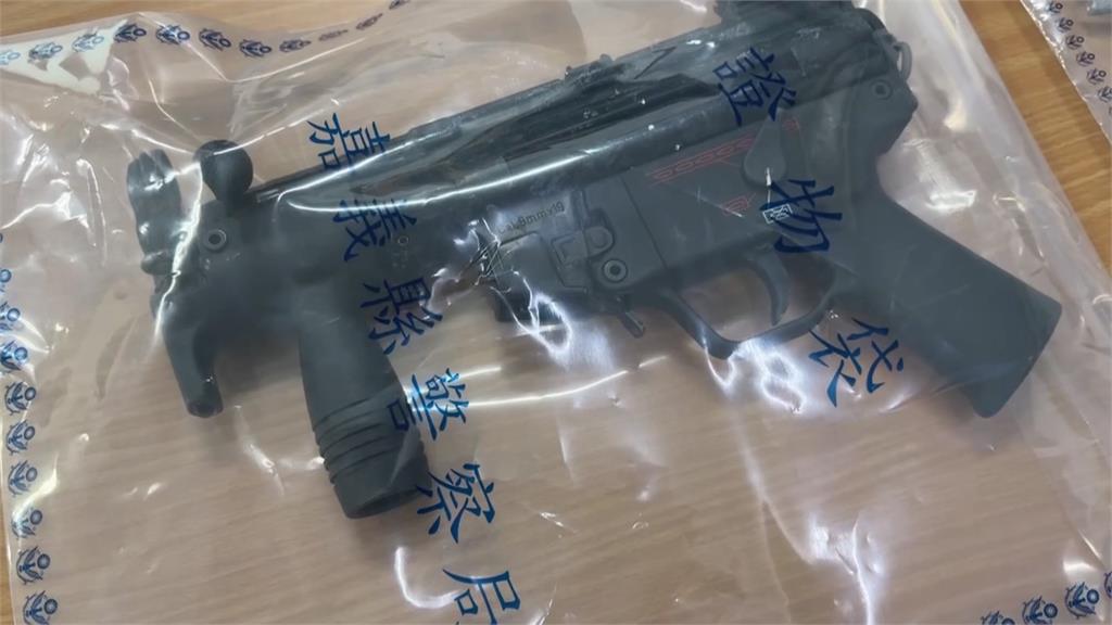 前十大槍擊要犯！　持衝鋒槍闖彩券行　「雨刷」.配天宮董事長出面勸降