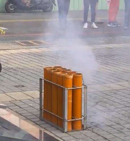 雲林遶境炸傷! 男頭部濺血 縣長張麗善忙止血救人