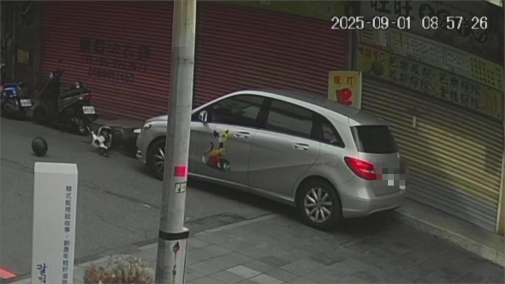 險撞進拉麵店　76歲駕駛拄拐杖下車稱油門操作不慎