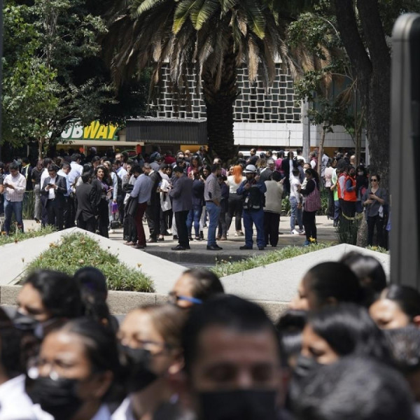 「毀滅性週年」墨西哥再發7.6級強震　撞期2大地震紀念日