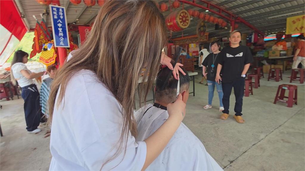 基隆社區舉辦義剪活動 美髮師回饋社會做愛心