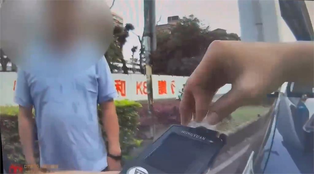 新店警10分鐘連攔2件酒駕 查獲易肇禍大貨車駕駛送辦