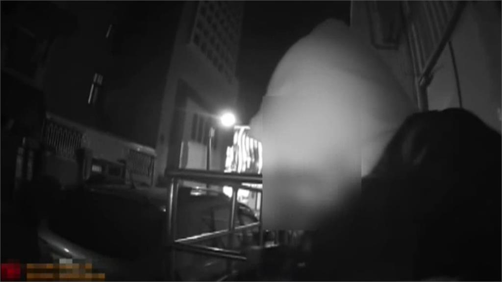 長髮女詭異蜷縮逃生梯 真相... 喝太醉 不小心睡著