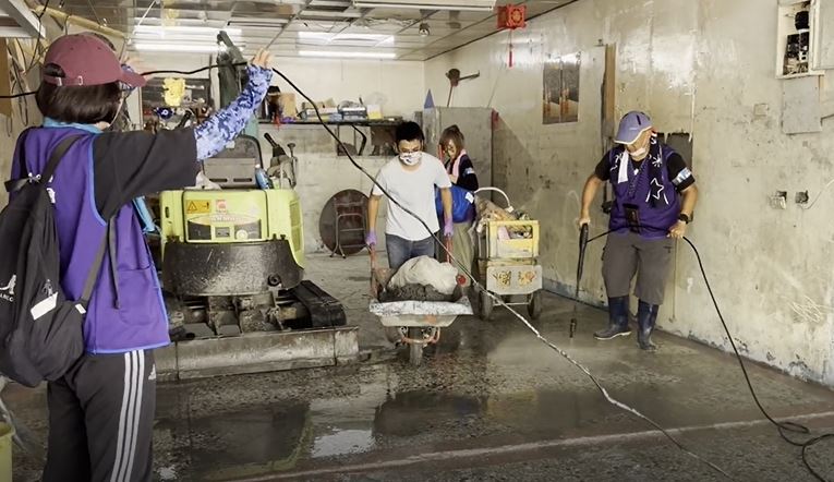 杜詩梅號召演藝圈捐物資! 160台高壓水槍今到位