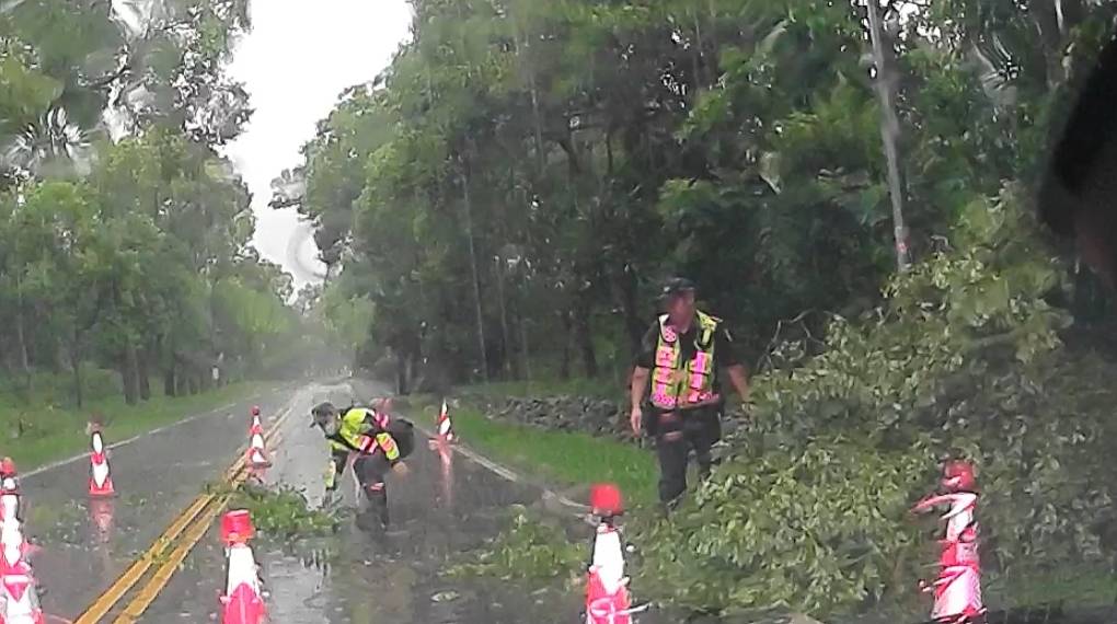 快新聞／杜蘇芮造成台東道路多處狀況　關山警分局助排除