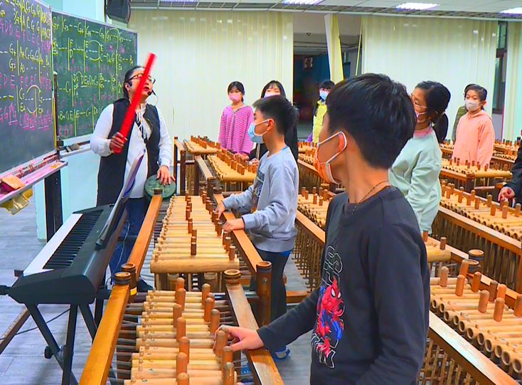 基隆八斗國小「竹搖琴」社團　讓學生認識東南亞多元文化