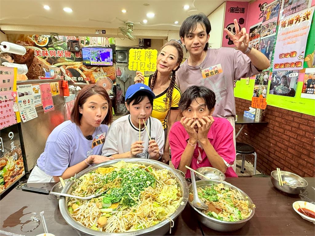 楊繡惠遇19歲鼓手沒錢放棄維也納演出機會!拉他手要帶回家承諾幫出機票