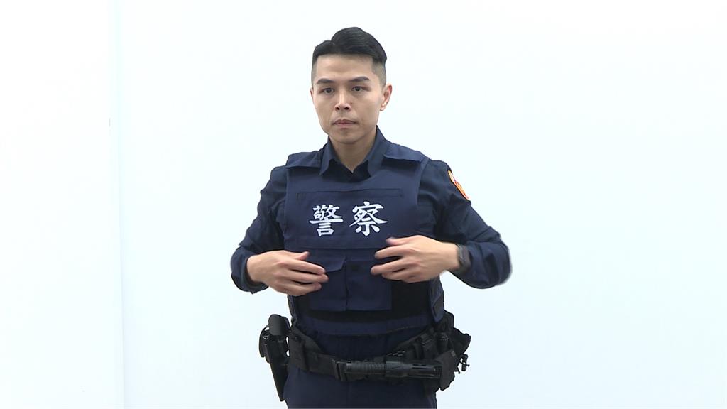 基層警諷新式防彈背心像「後媽裙」　議員質疑：徒手能折凹
